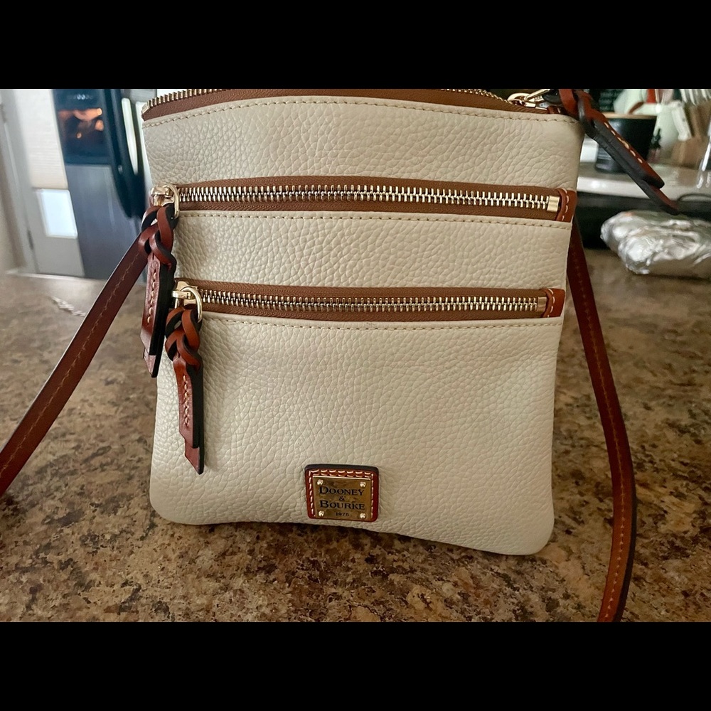 Crossbody purse